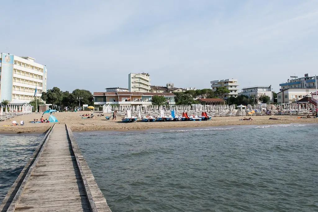 Casa vacanze Jesolo Sea Front Garden Apartment Italia
