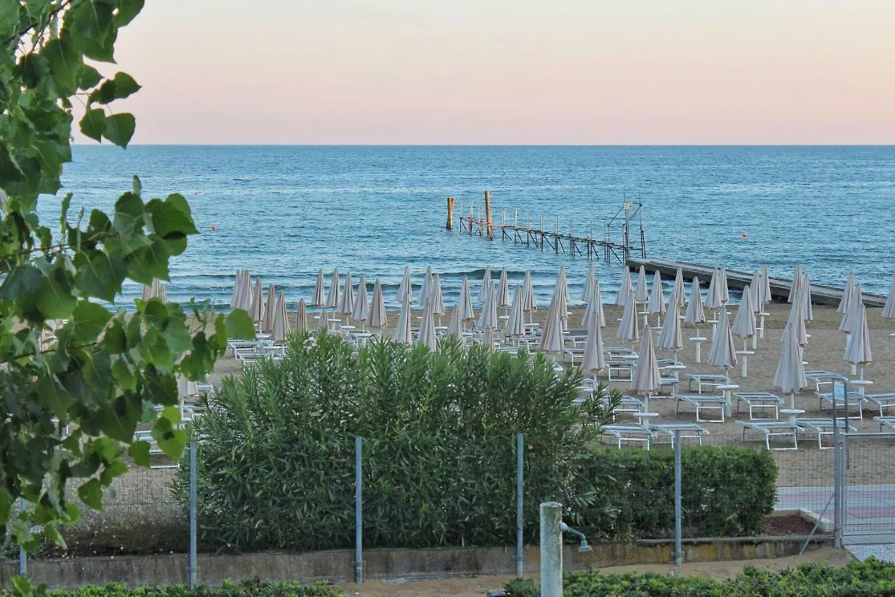 Jesolo Sea Front Garden Apartment Casa vacanze Lido di Jesolo