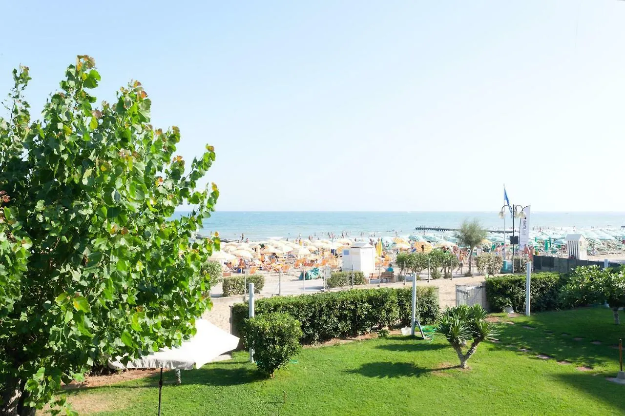 Jesolo Sea Front Garden Apartment 0*, Lido di Jesolo Italia